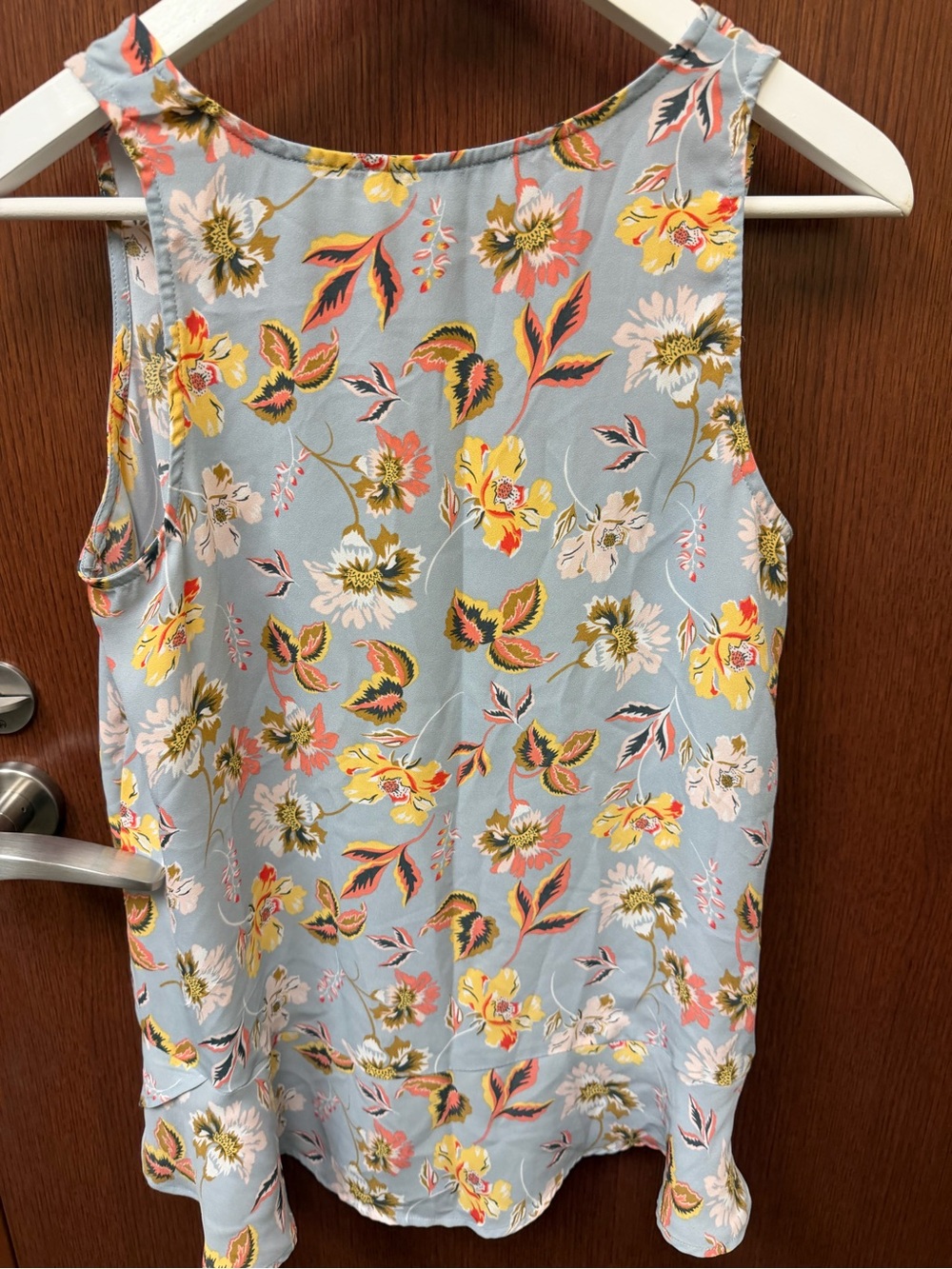 4 Small Blouse Bundle - Picture 8 of 13